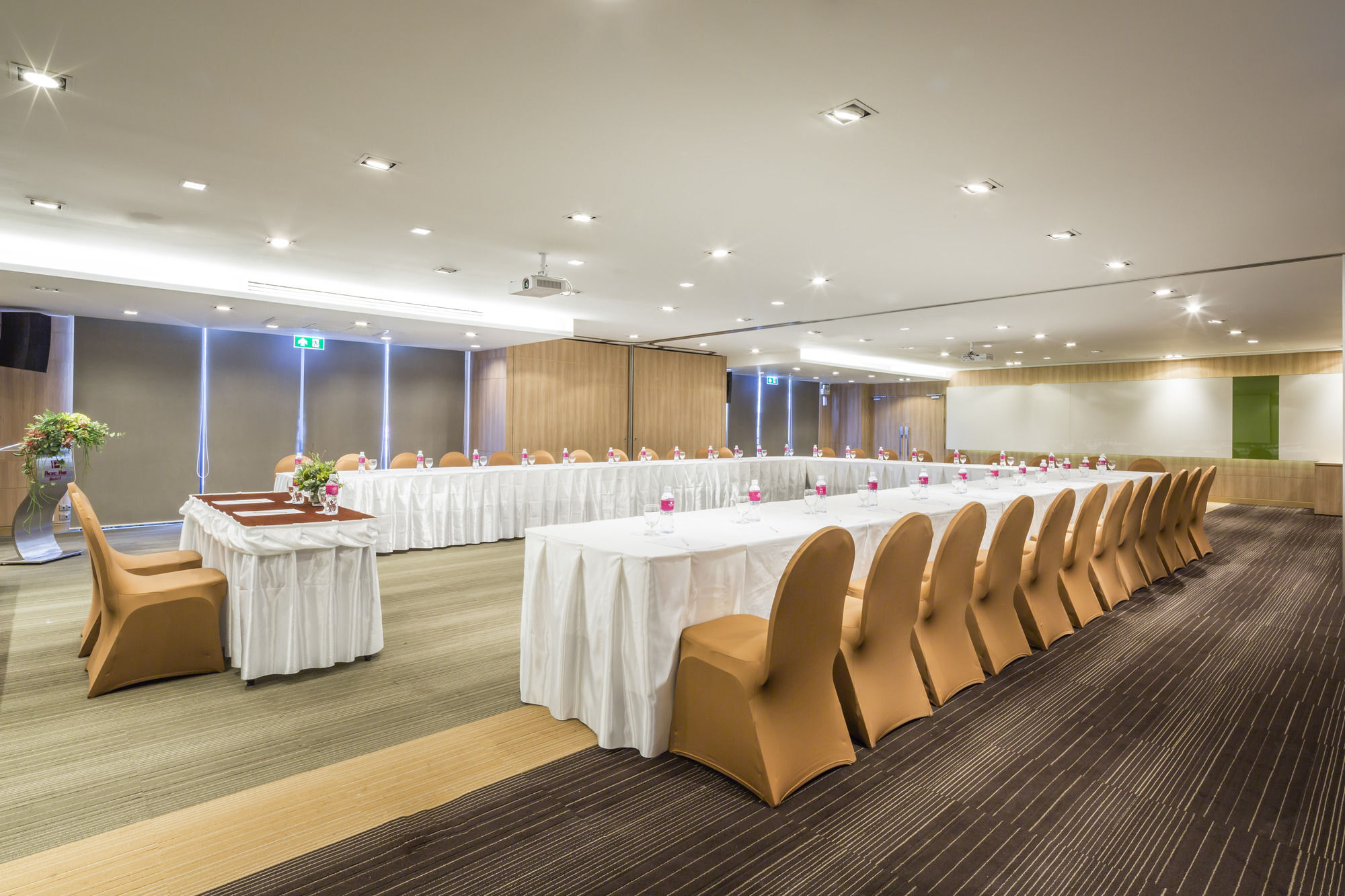 แปซิฟิก ปาร์ค โฮเทล  Hotel ศรีราชา ภายนอก รูปภาพ